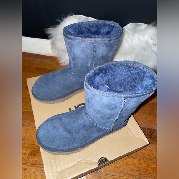 Uggs - Picture 1 of 5